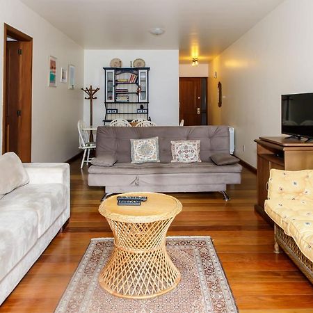 Apartamento Amplo E Aconchegante Na Av Das Hortencias No Centro De Gramado Esterno foto