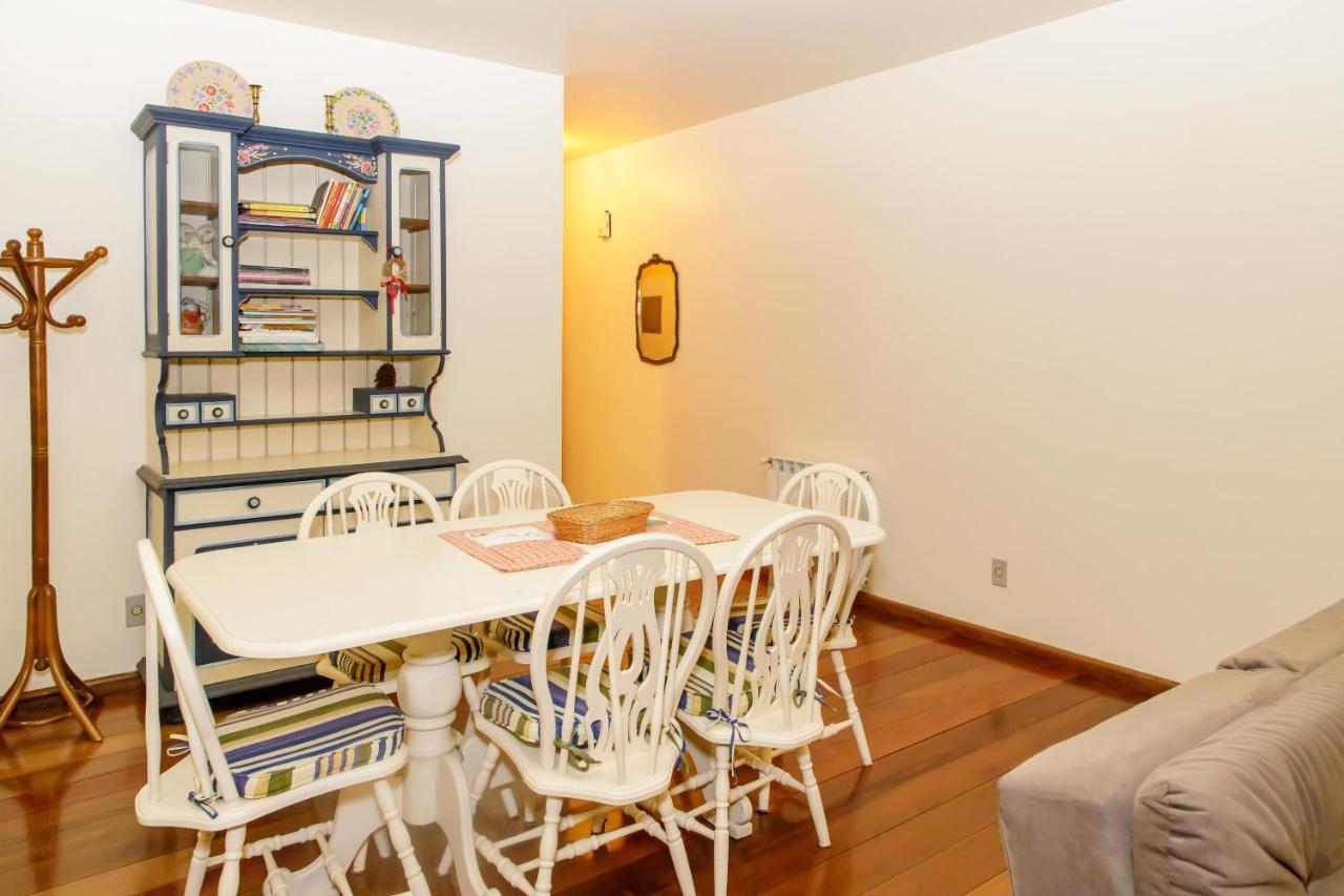 Apartamento Amplo E Aconchegante Na Av Das Hortencias No Centro De Gramado Esterno foto