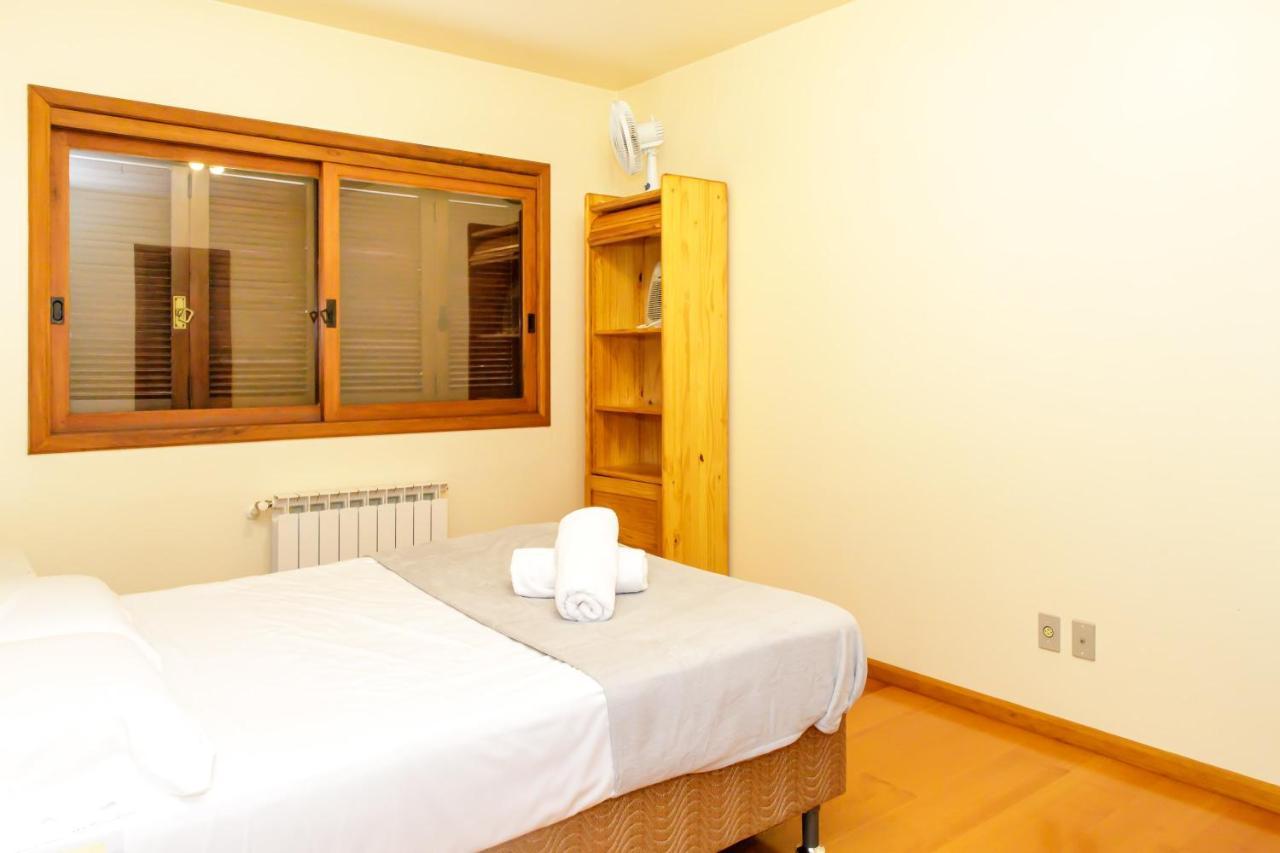 Apartamento Amplo E Aconchegante Na Av Das Hortencias No Centro De Gramado Esterno foto