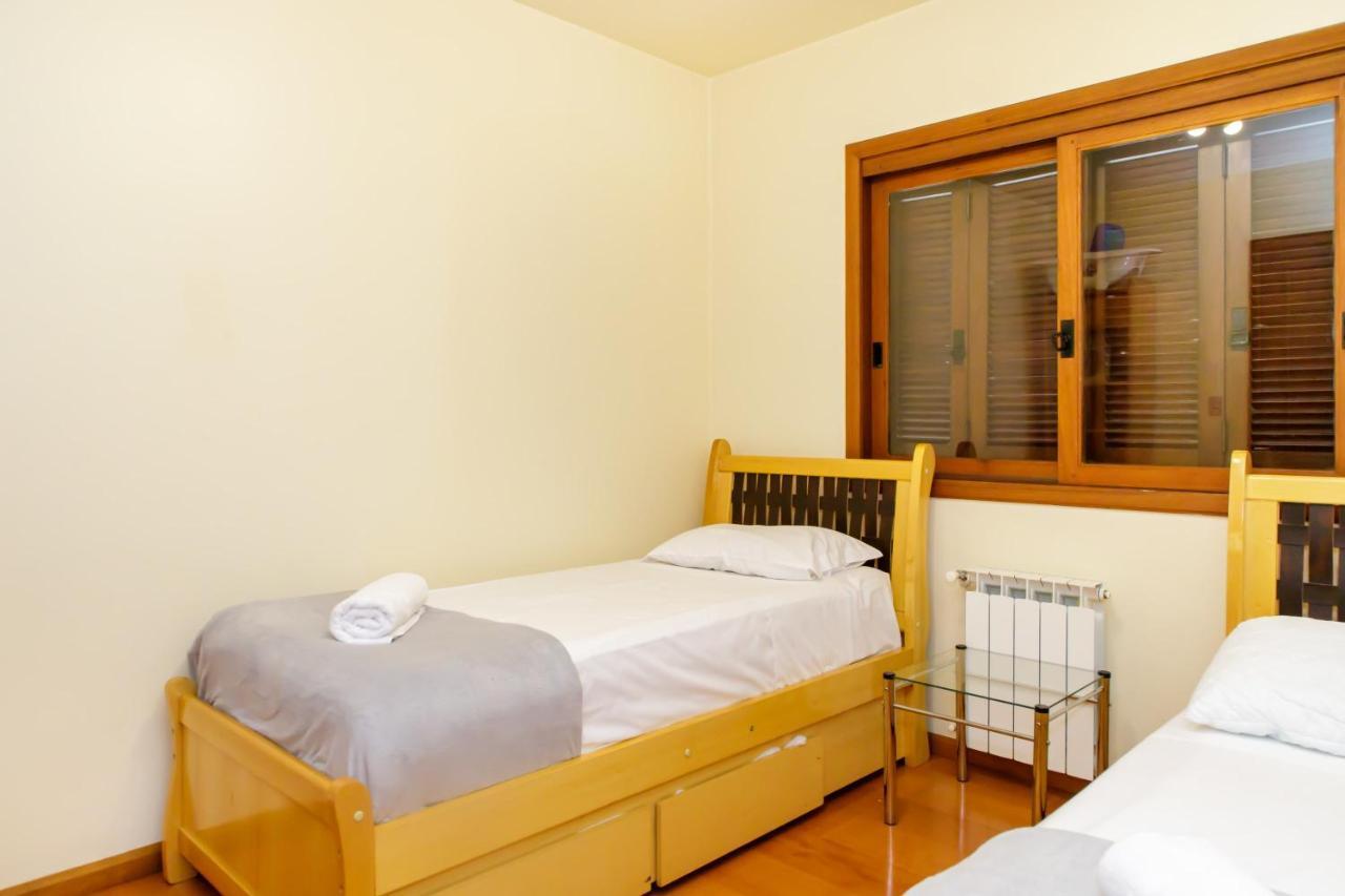 Apartamento Amplo E Aconchegante Na Av Das Hortencias No Centro De Gramado Esterno foto